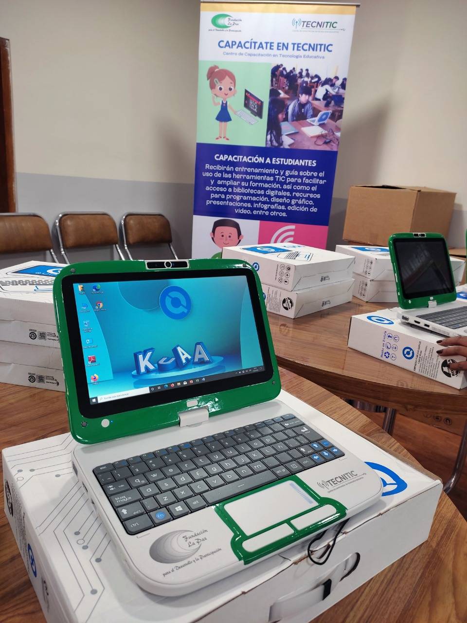 Quipus provee 80 equipos de computación al Centro de Capacitación en Tecnología Educativa